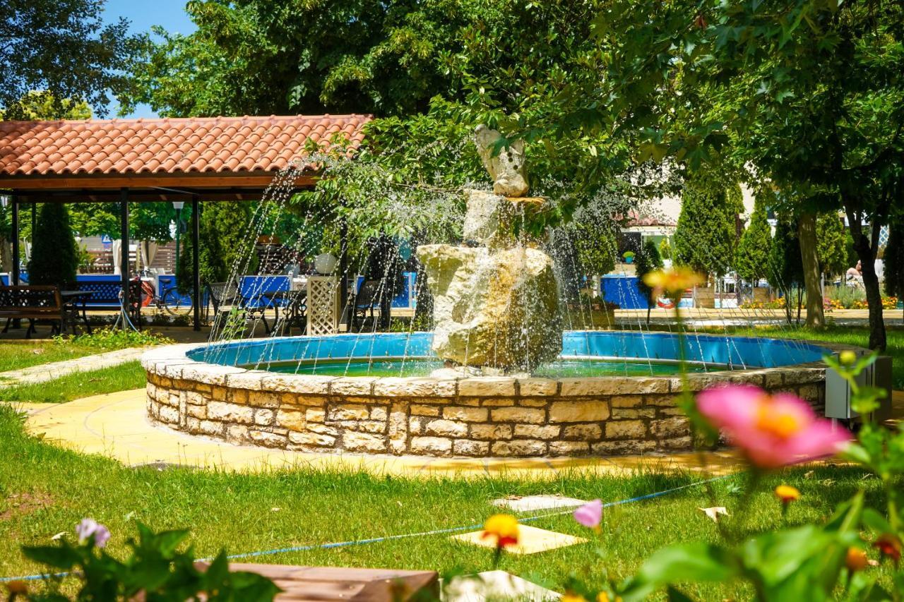 Krikonis Hotel Joánina Kültér fotó